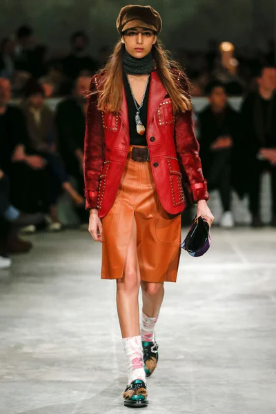 Look 12